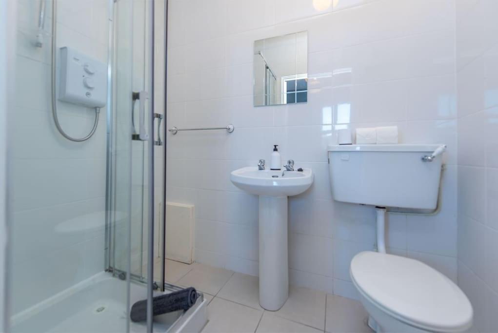 Clonbur House - Studio Village Apartment 골웨이 외부 사진